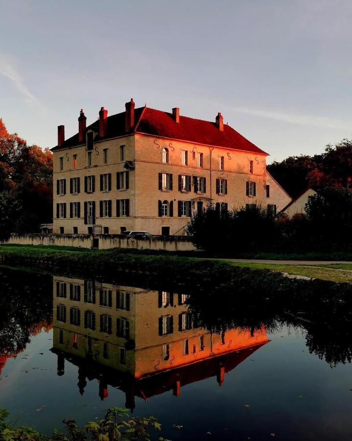 مبيت وإفطار Ancy-le-Franc Le Moulin Neuf المظهر الخارجي الصورة